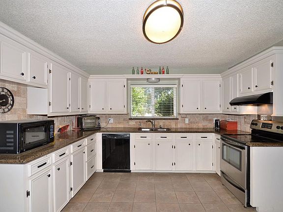 4th image of 3742 Skylark Way