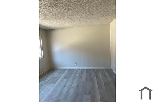 230 E Montwood Ave #11 Photo 1
