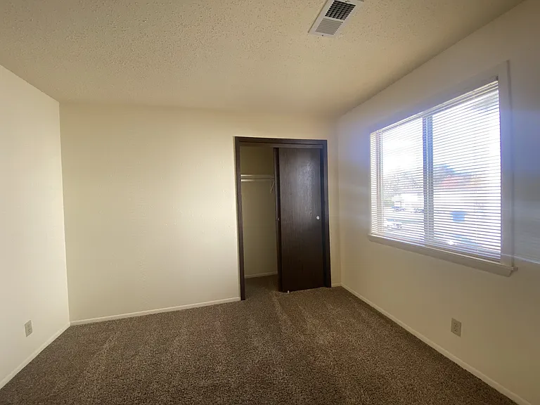 Kimberly Club Apartments — Photo 198