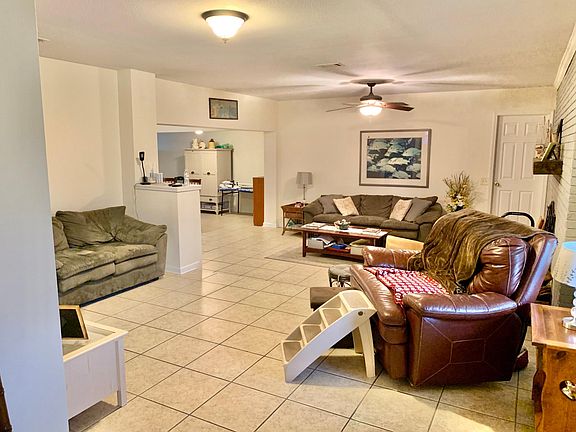 4th image of 3339 Laurel Dr