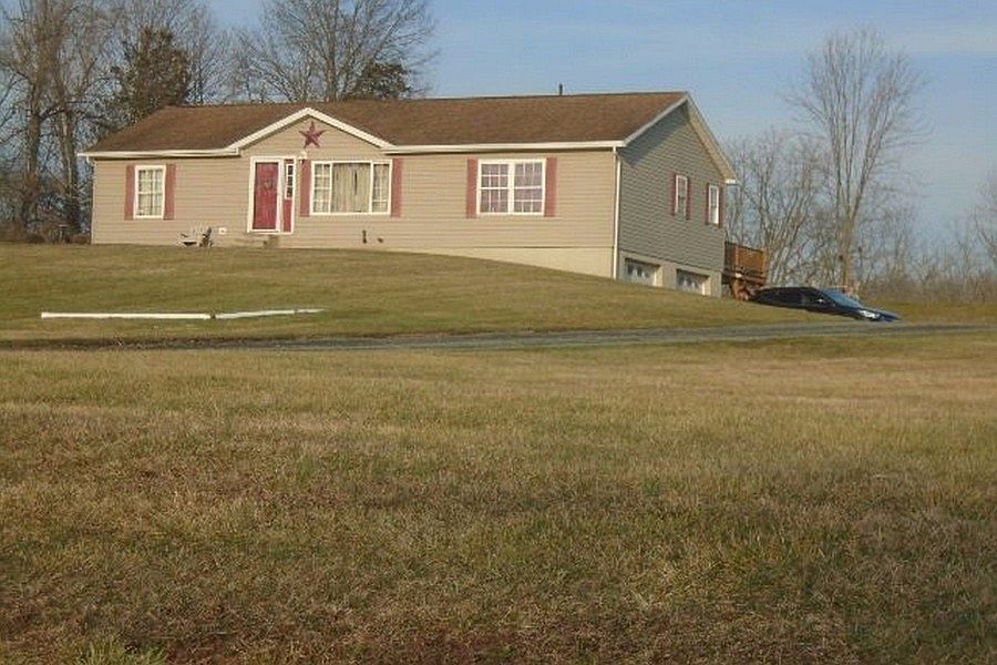 2nd image of 2531 Limekiln Rd