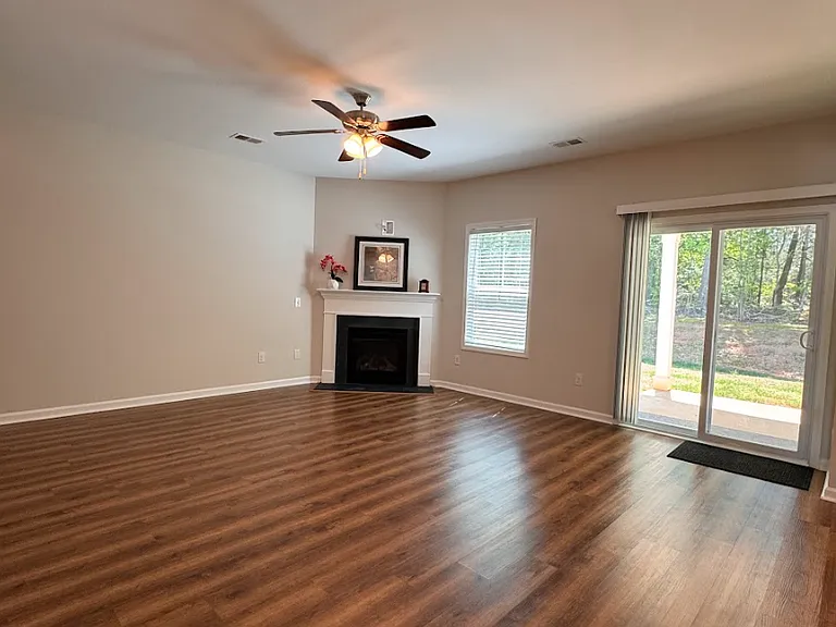 320 Alameda Ln — Photo 11