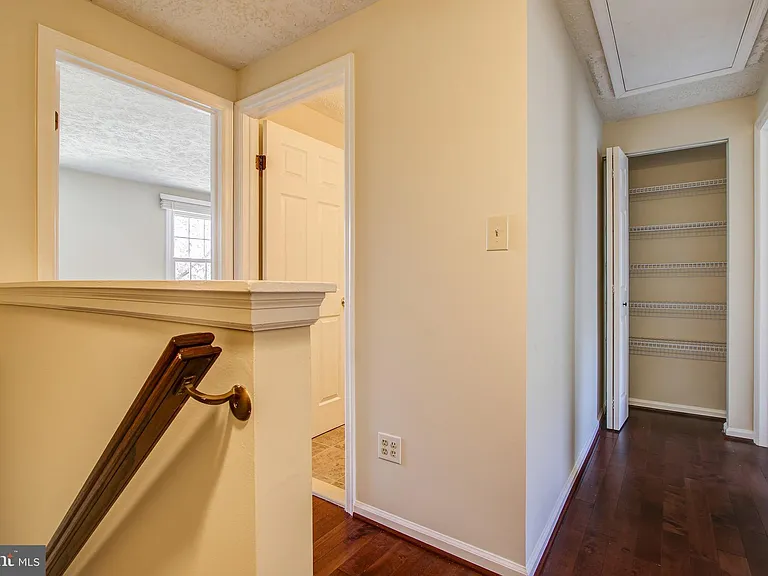 6324 Lightburn Ct — Photo 20
