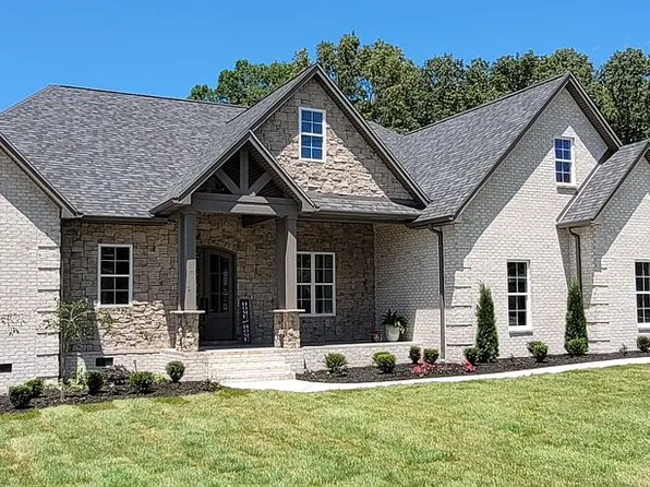 2100 Country Club Dr, Tullahoma, TN 37388