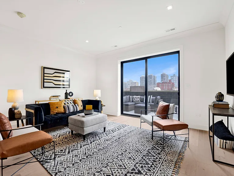 5630 N Broadway St #2E — Photo 7