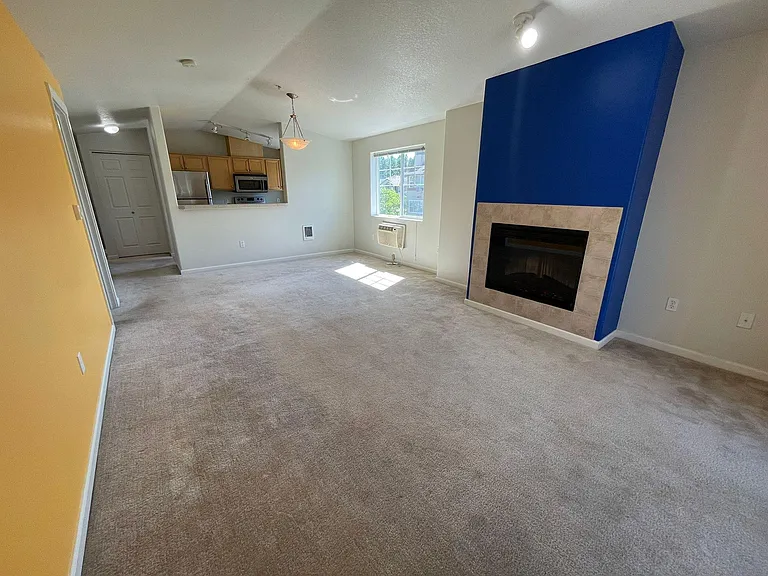 750 NW 185th Ave — Photo 13