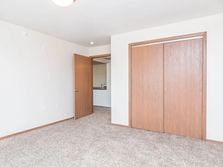 Dakota Pointe — Photo 31