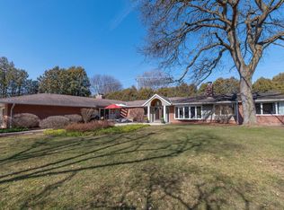 2644 N 97th St, Wauwatosa, WI 53226
