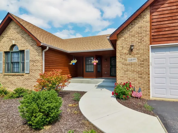 11577 Patty Lin Ct, Roscoe, IL 61073