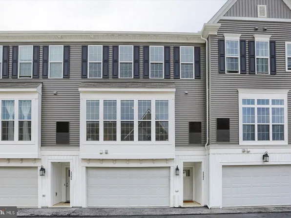 3204 Greenwood Way, Mechanicsburg, PA 17055