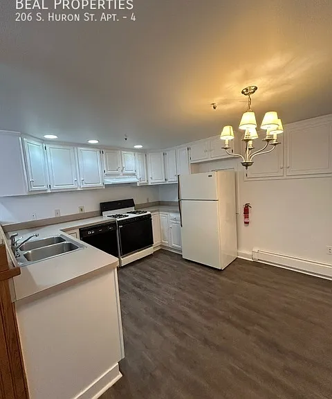 206 S Huron St #4 — Photo 12