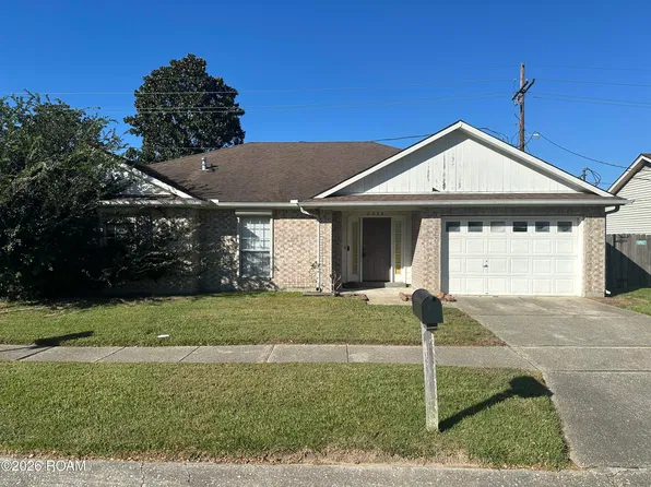 2036 Saulet Pl, Harvey, LA 70058