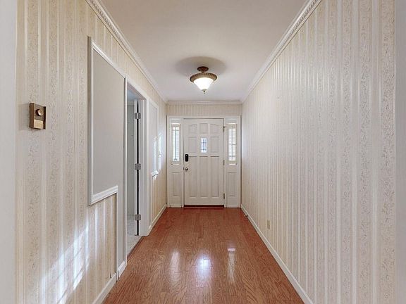 5th image of 4881 Easthaven Dr