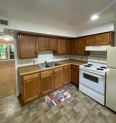 4th image of 354 W 31st St APT D