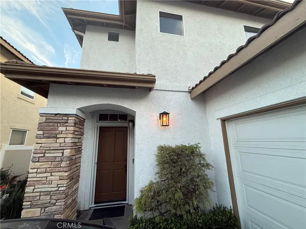 18 Redwood Ct, Stanton, CA 90680