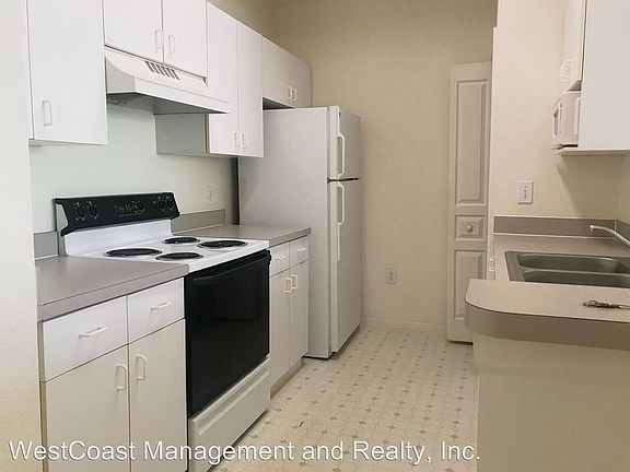 5th image of 17112 Carrington Park Dr APT 911