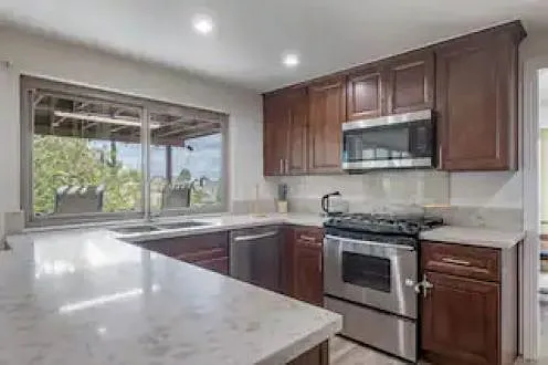 3 bed, 1557 sqft, $6,500 — Photo 4