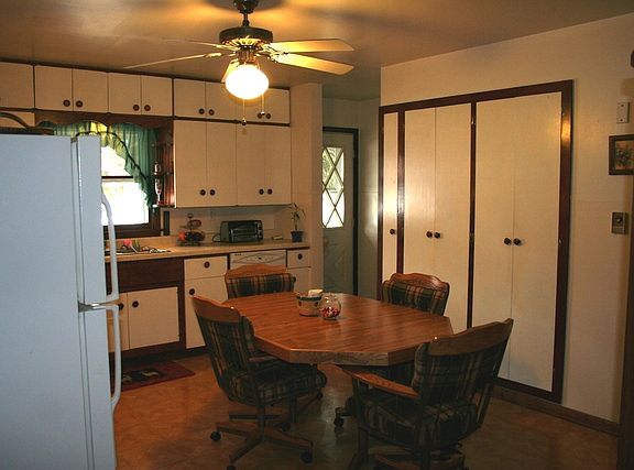 Eat in kitchen