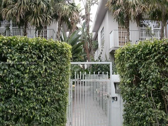 911 Meridian Ave #206 — Photo 6