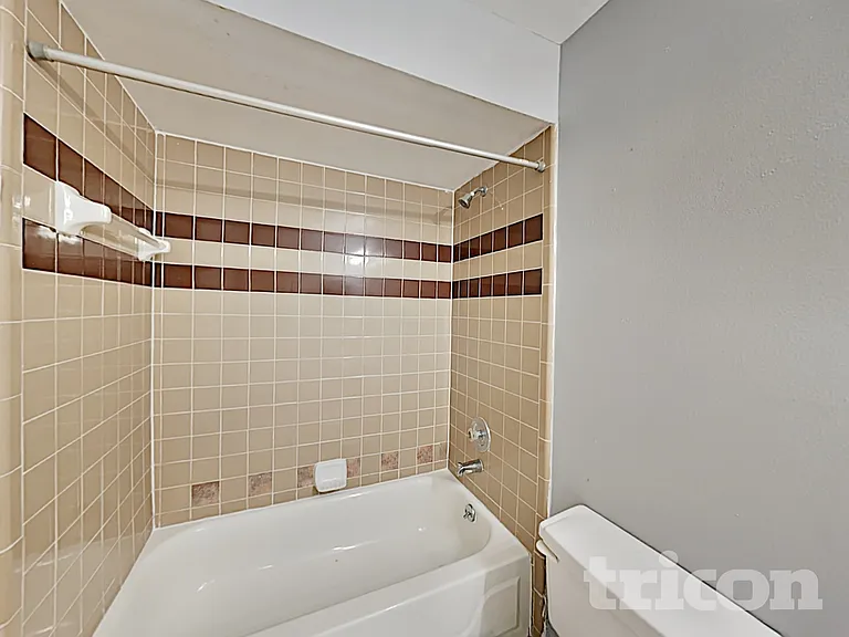 1778 Hazelton Ave — Photo 13