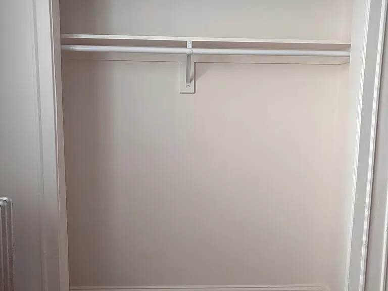 Medium Studio Closet