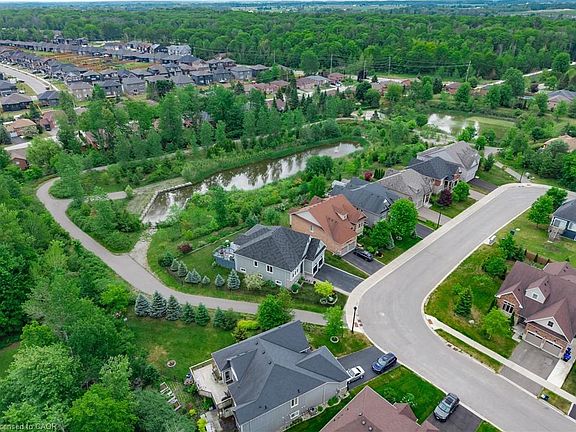 4th image of 43 Allegra Dr