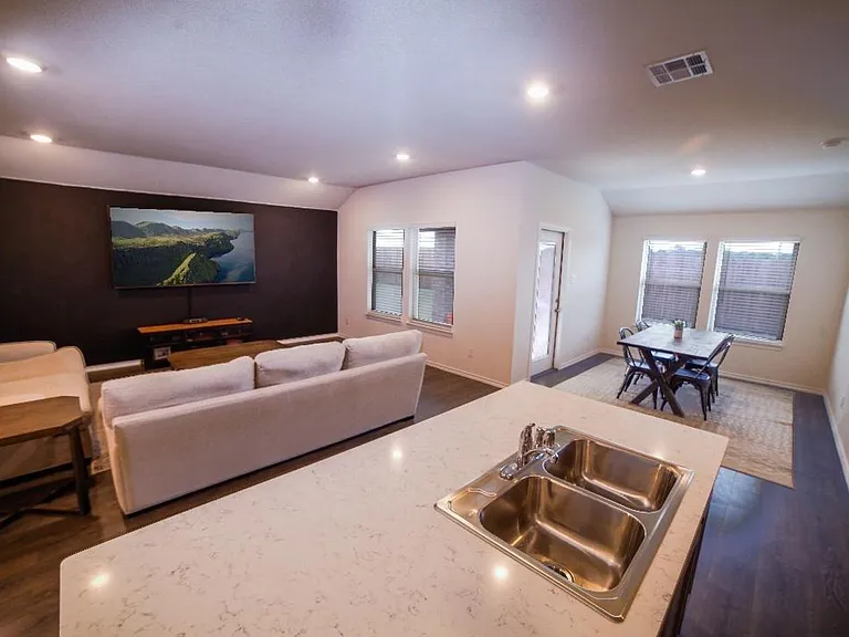 103 Whirlway Ln — Photo 7