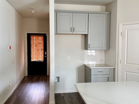 5th image of 1124 Blue Ridge Pl