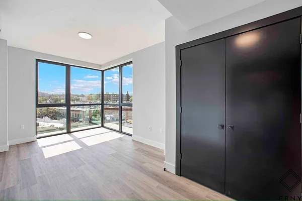 Rented by ERNY LLC | media 7