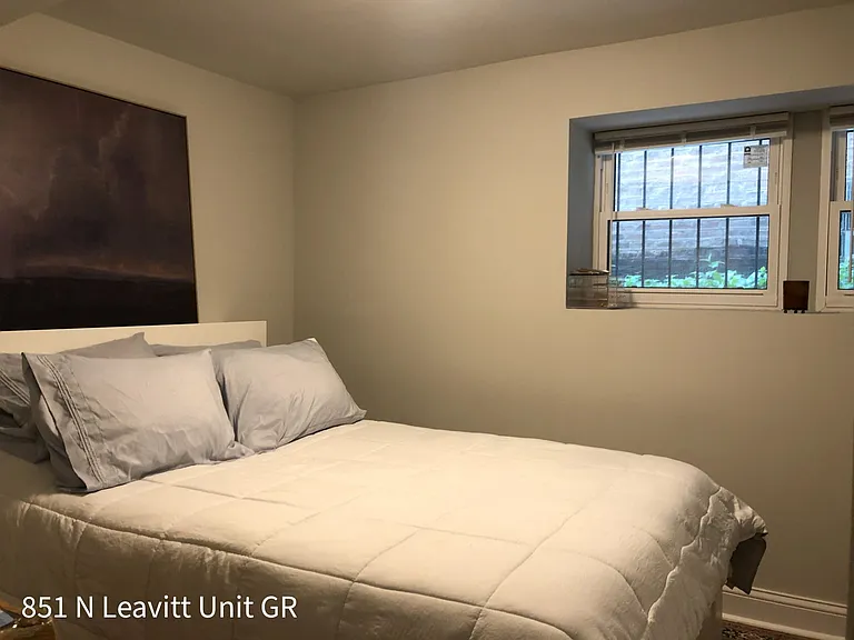 851 N. Leavitt St. — Photo 9