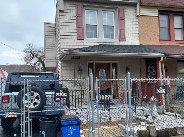 4809 Knorr St, Philadelphia, PA 19135