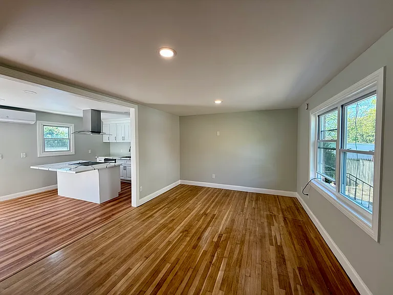 10 Elmwood St #12 — Photo 10