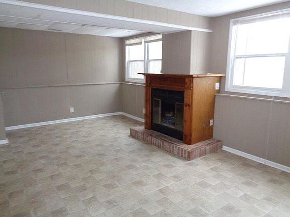 5th image of 1951 Ashwood Ln