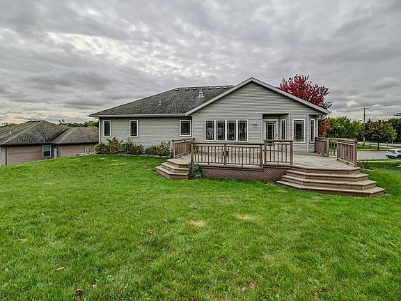 4th image of 103 E Northlawn Dr
