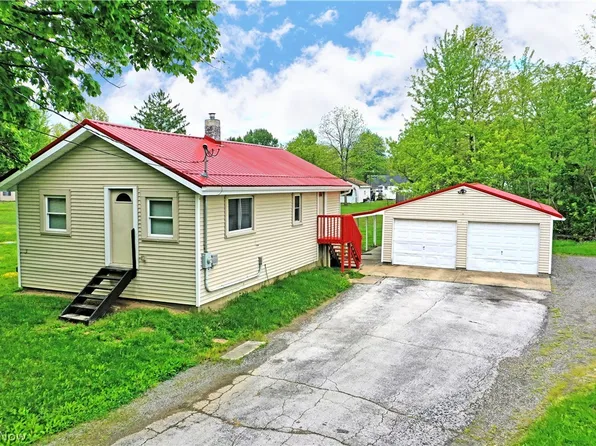 800 N Leavitt Rd, Leavittsburg, OH 44430