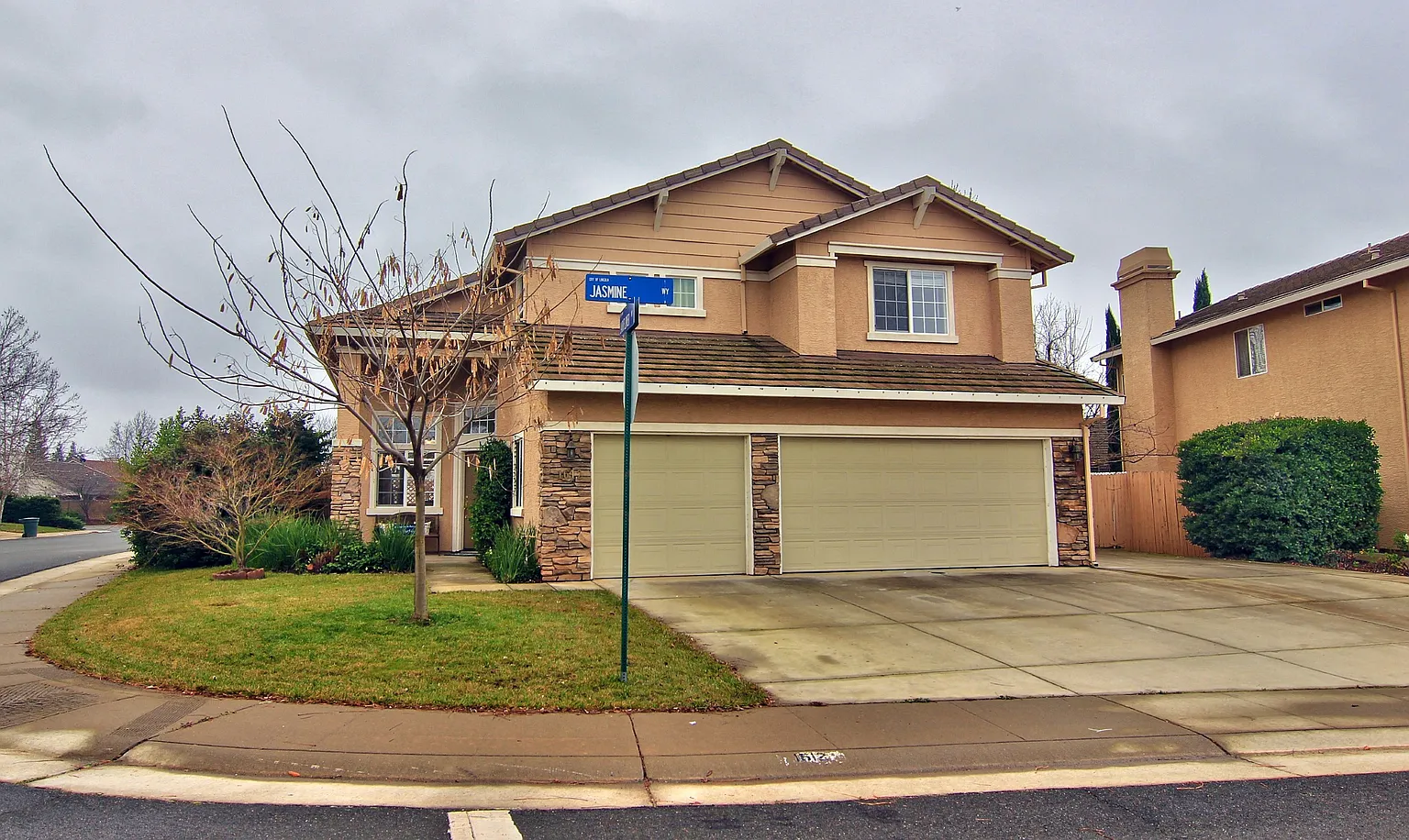 1612 Jasmine Way photo 1