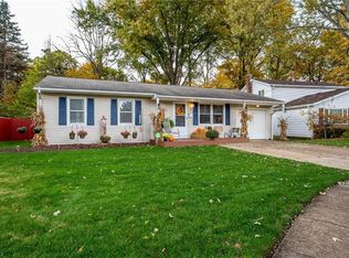 166 Pinewood Dr, Elyria, OH 44035