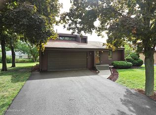 7723 Gail Ave, Darien, IL 60561