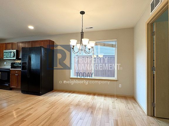 5th image of 9911 198th Avenue Ct E
