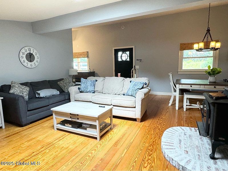 5th image of 110 Lakeside Drive