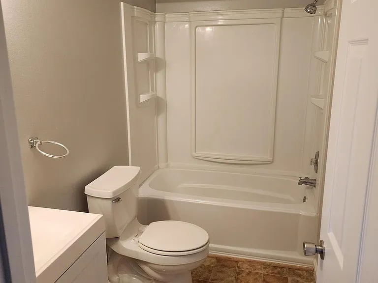121 Deer Hill Ct — Photo 12