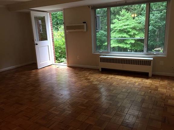 5th image of 10407 Montrose Ave APT 2