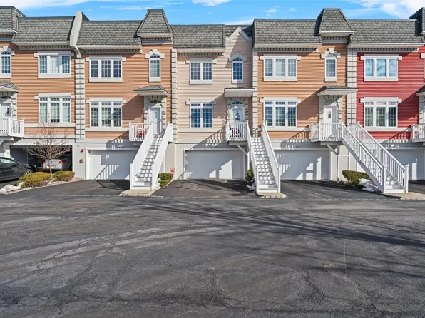 22 Alexander Court, Nanuet, NY 10954