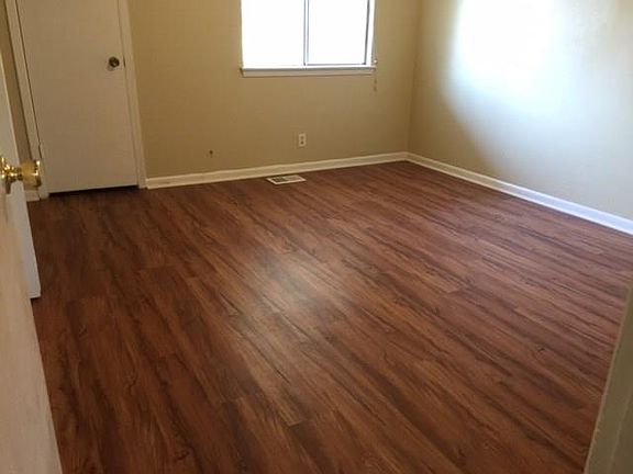 3rd image of 8809 Dawnridge Cir APT 103
