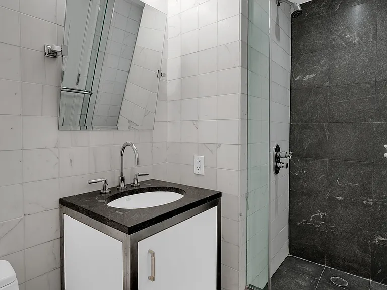 100 W 58th St #4C — Photo 10