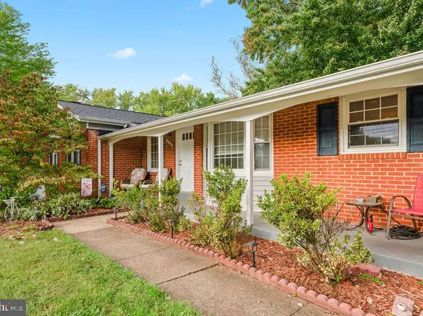 8705 Jackson Ave, Manassas, VA 20110