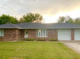 824S S Munn Ave, Maryville, MO 64468