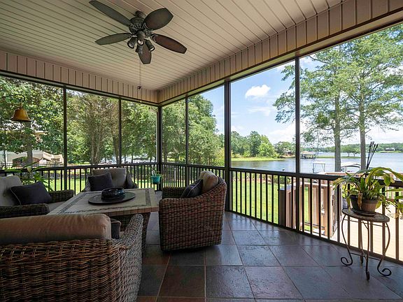 4th image of 1385 Paradise Cove Ln