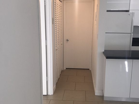 4th image of 2830 NE 30th Pl APT 12