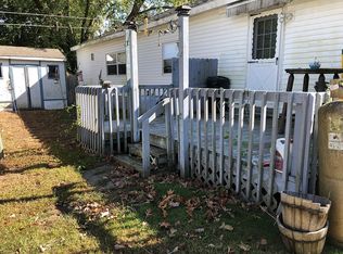 7 Edward Rd, Uncasville, CT 06382